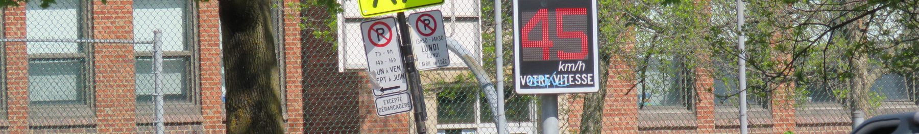Afficheur de vitesse sur St-Laurent à l'école Ahuntsic. (Photo : Nicolas Brasseur) Ahuntsic-Cartierville Montréal