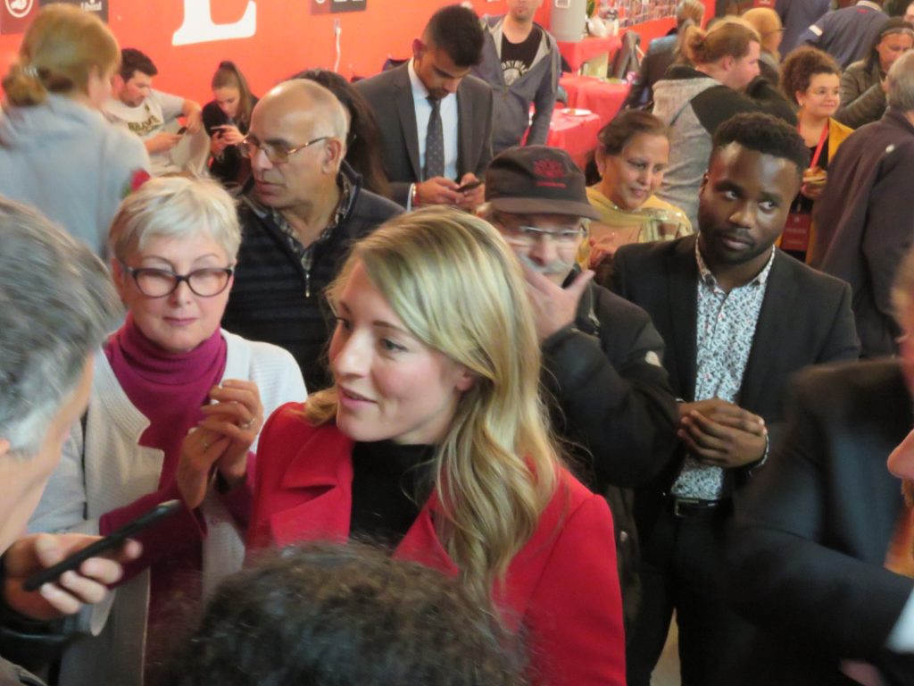 Mélanie Joly au local électoral lors de la soirée des élections (Photo : jdv - Philippe Rachiele)