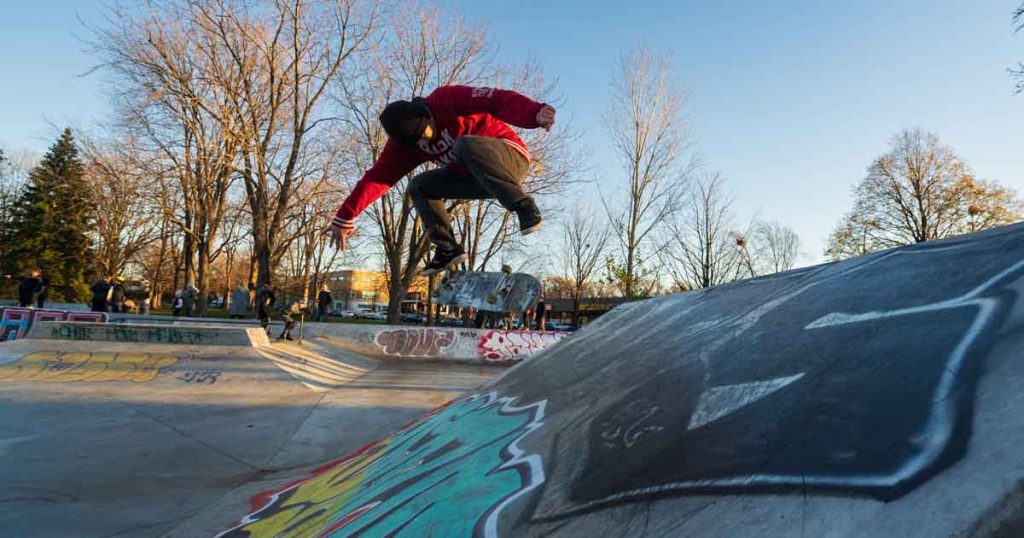 Jeunesse nouveau planchodrome du parc Ahuntsic.