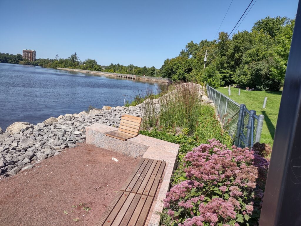 Promenade du Sault, terrain de Fort-Lorette