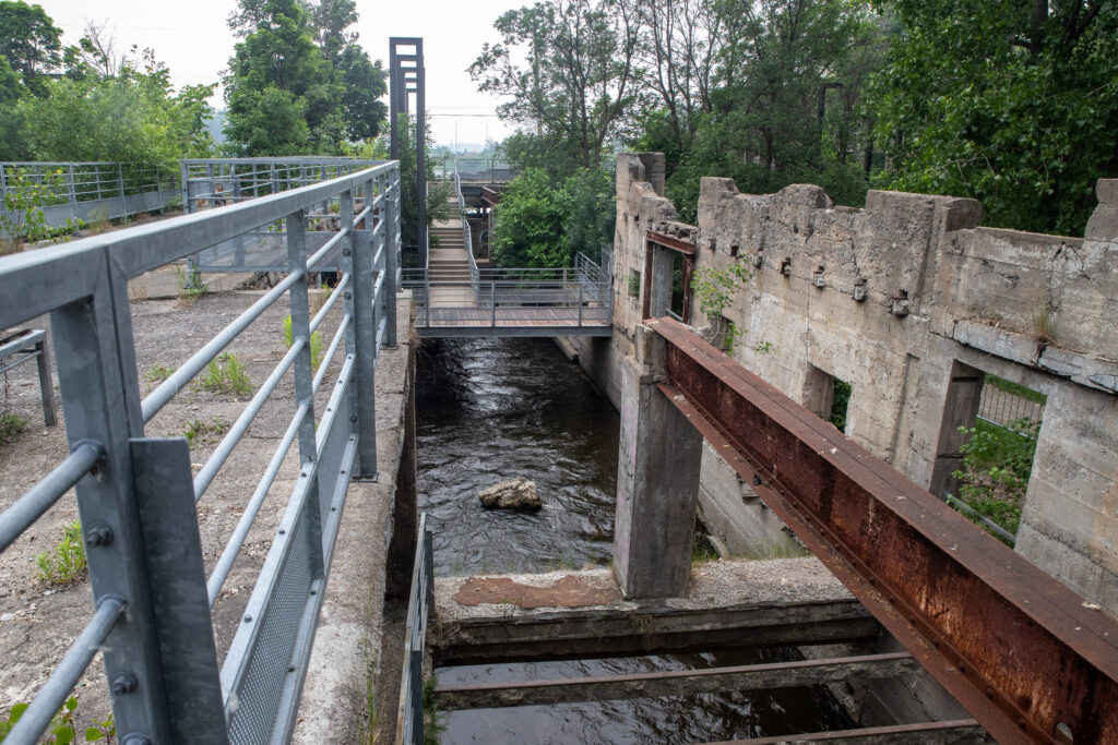 Structures du site des Moulins