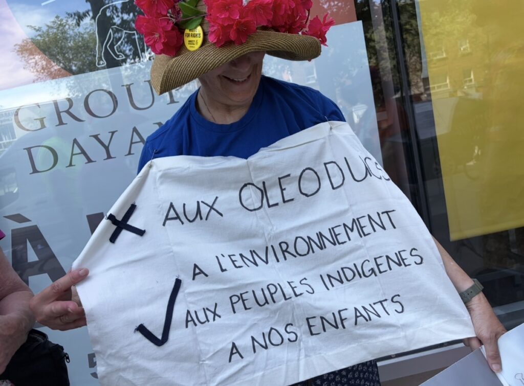 Une des pancartes portées par les manifestantes. Photo: Pamela Nassour/JDV