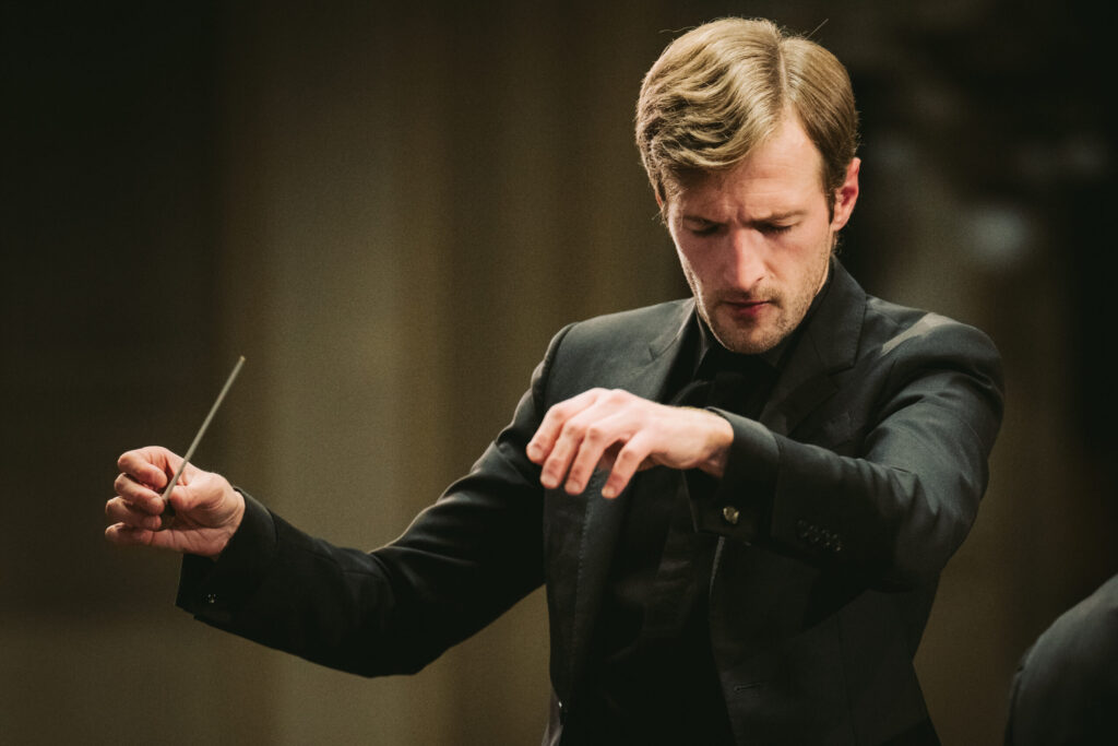 Andrei Feher, chef d’orchestre de l’Orchestre classique de Montréal. Crédit photo: TamPhotography