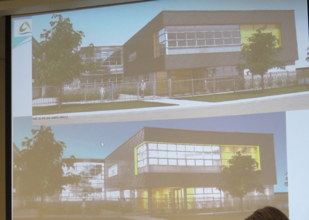 Le futur "look" de l'école Sainte-Odile. Cette photo a été prise à partir d'une présentation power point (sur écran) faite par les architectes en consultation publique. (Photo: jdv P. Rachiele) 